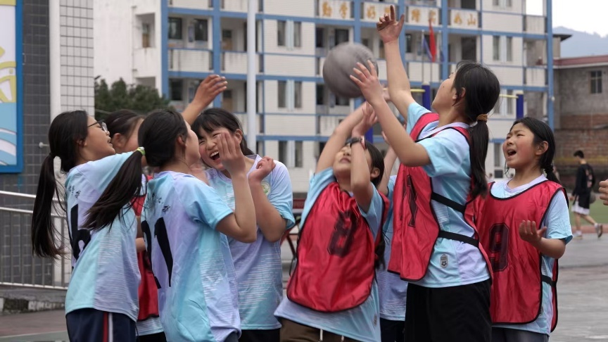 “六一”特别策划丨当乡镇小学女生第一次站上篮球赛场