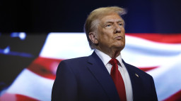 特朗普：将对所有与伊朗进行贸易往来国家加征25%关税_fororder_696e38832030274c2942a3c5