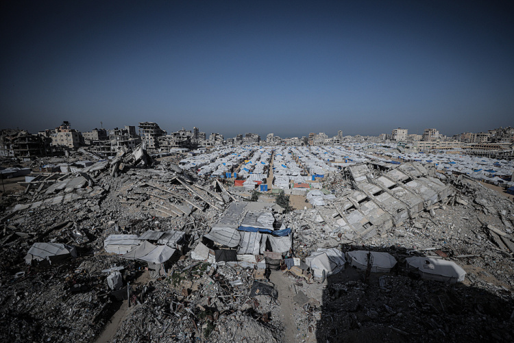 加沙多地遭以军空袭与射击 1人死亡 多栋住宅被毁