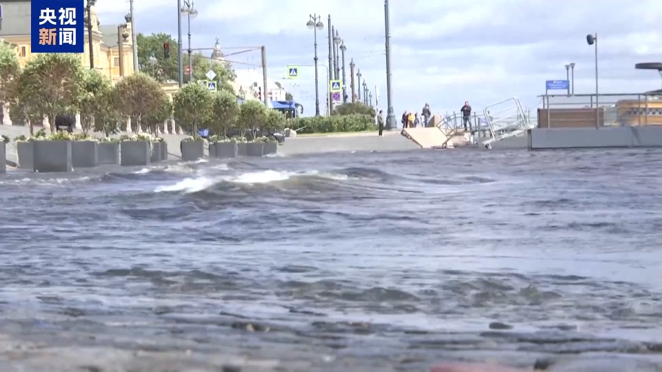 热浪来袭 欧洲多地遭遇极端高温天气