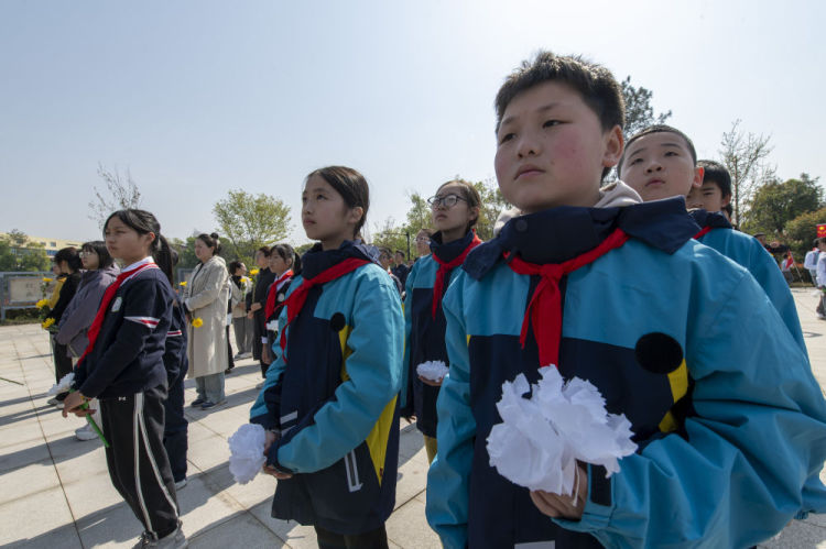 清明祭扫缅怀革命先烈