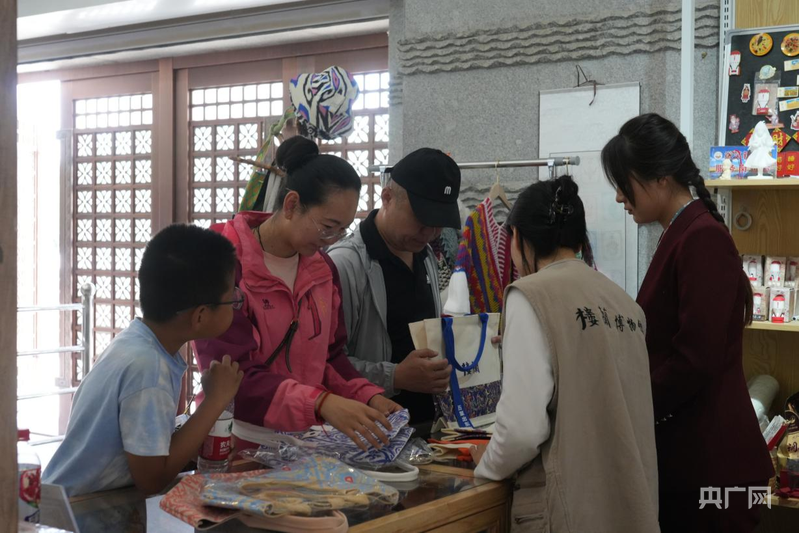 天山脚下“文旅盛宴”多元业态点燃假日经济引擎