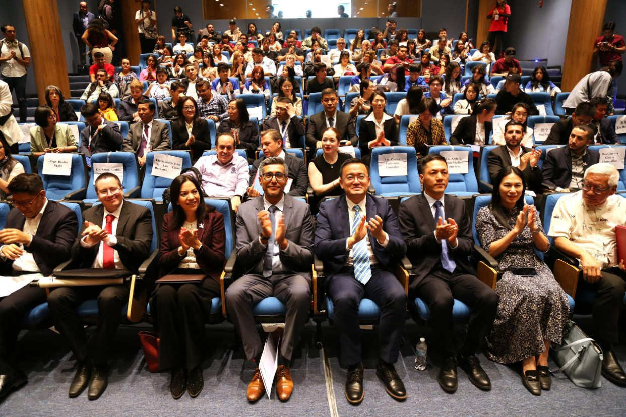 'Study in Beijing' Special Fair and Expo HSK Held in Mexico_fororder_图片2