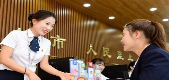 创新开展政务服务三进专项行动 推动“高效办成一件事”走深走实_fororder_图片2