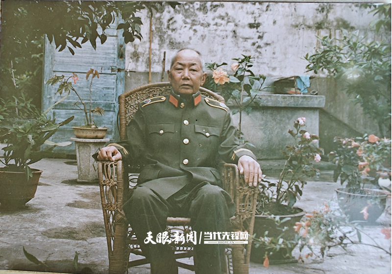 “90后”对话“90后”①|“红飘带”里忆英雄:残留在身体里的无声勋章