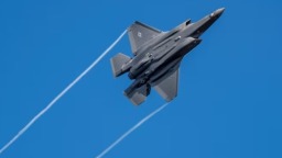 白话拆解丨加拿大审计报告：F-35战机采购成本暴涨近五成