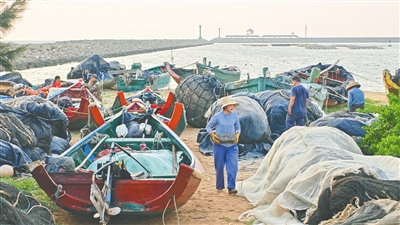 海南各地全力防御台风“桦加沙”