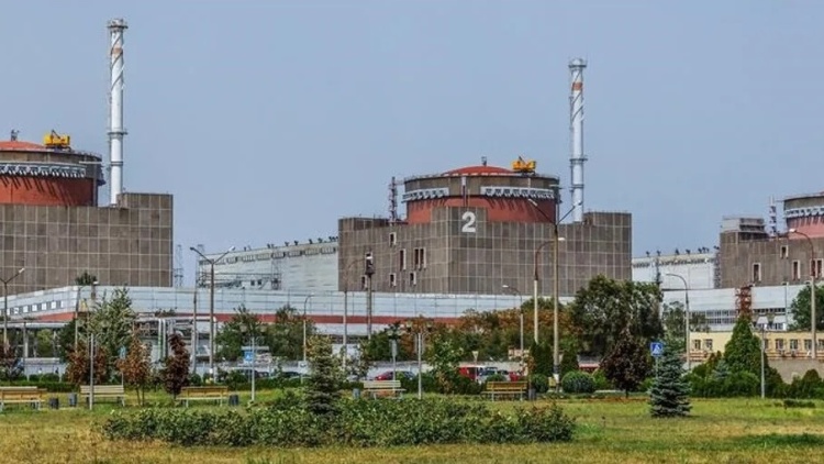 俄方称一架乌军无人机坠落在扎波罗热核电站机组附近