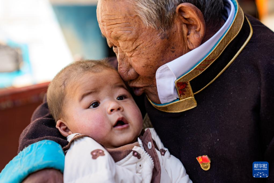 苦难和新生——西藏翻身农奴影像档案：次仁桑珠