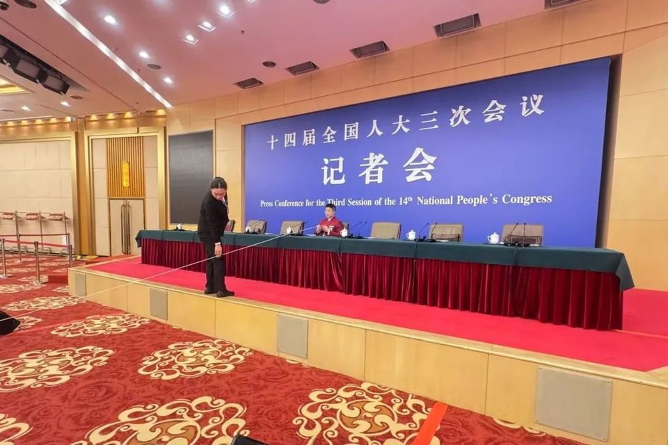 梅地亚:两会新闻中心的中国声音