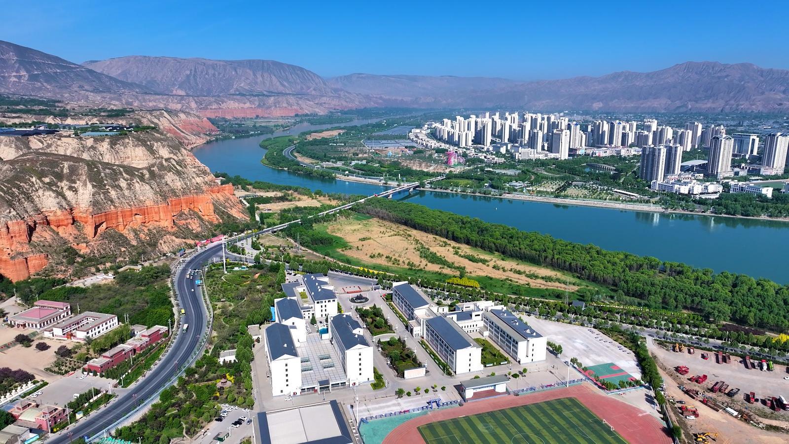 传好“接力棒”携手育未来——济南教育人才“组团式”帮扶助力临夏州永靖中学高质量发展