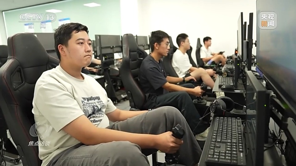 焦点访谈丨专业“上新” 人才“出新” 探寻教育新赛道