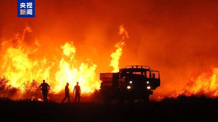 土耳其达达尼尔海峡恢复通航 森林火灾仍在扑救