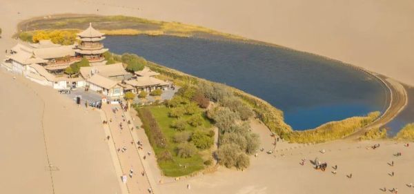 2025敦煌半程马拉松圆满落幕