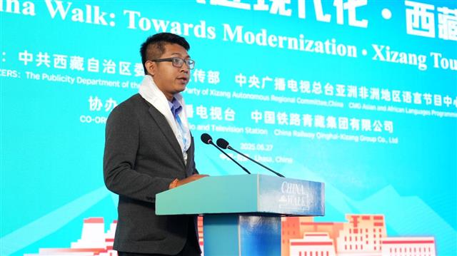 “漫步中国·共赴现代化·西藏行”中外媒体联合采访活动在拉萨启动_fororder_4