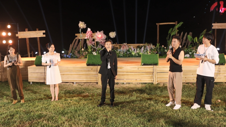 山水为幕歌为媒 湖南“崀山声游记”草坪音乐会燃动夏夜_fororder_图片1
