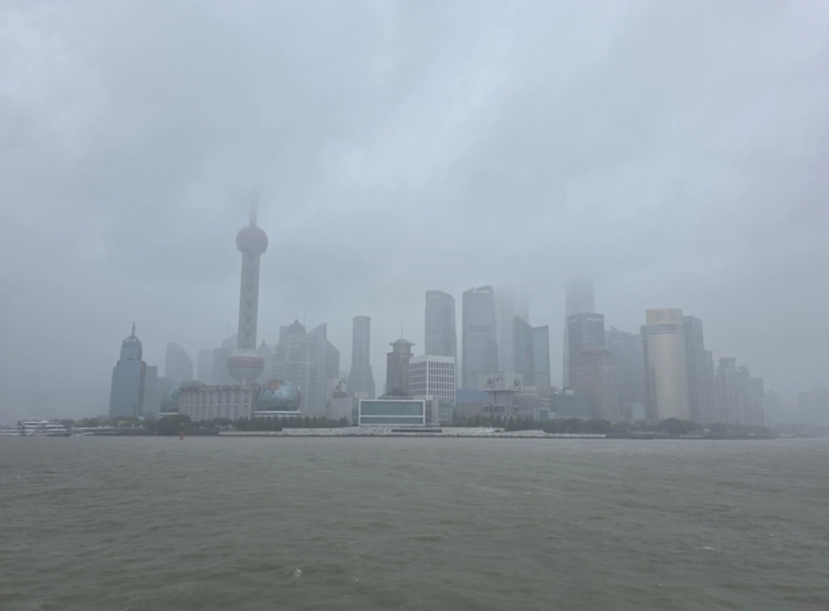 “竹节草”滞留陆地到8月2日？台风“急”与“慢”，哪个更 "难缠"？