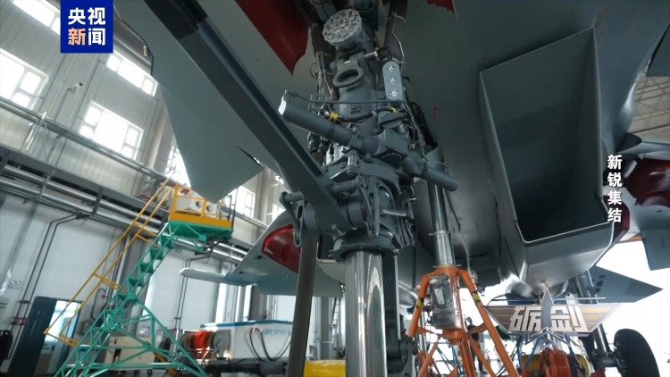 歼-15T可跨舰部署 中国航母编队体系作战有望迎来新格局