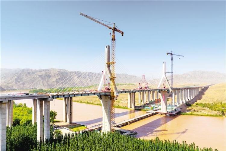 黄河宁夏段第22座黄河公路大桥合龙