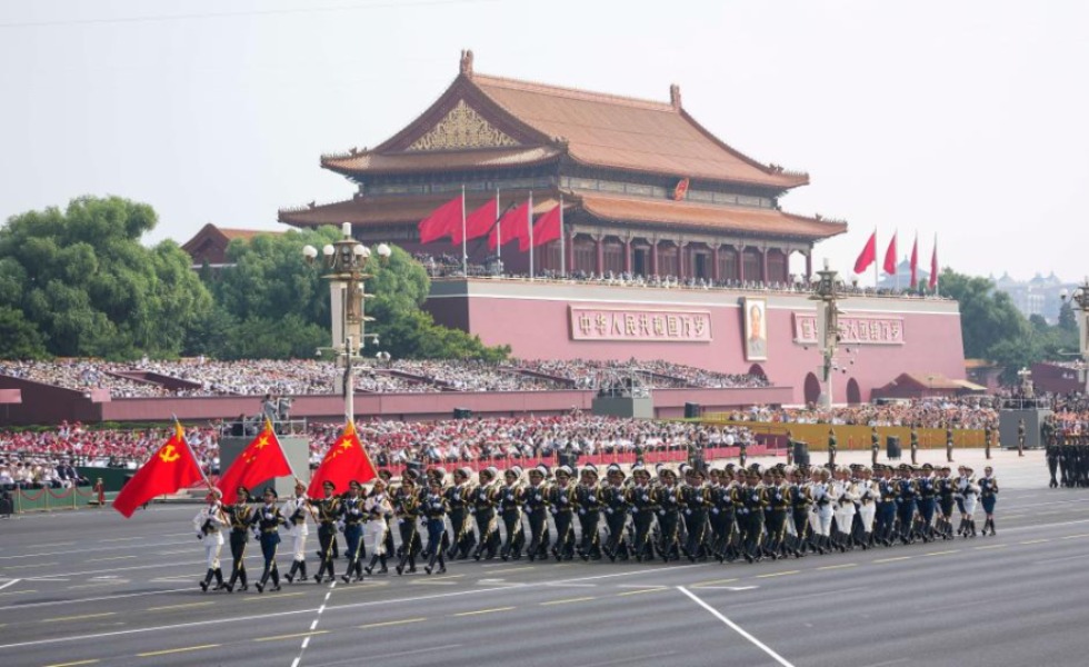 中国人民解放军仪仗方队接受检阅