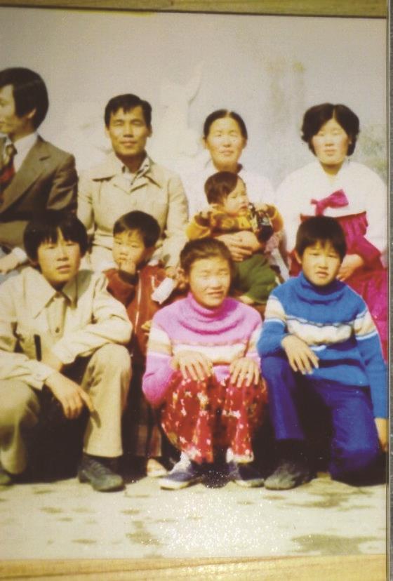 三战总统终成正果 草根逆袭的李在明能否治愈撕裂的韩国？