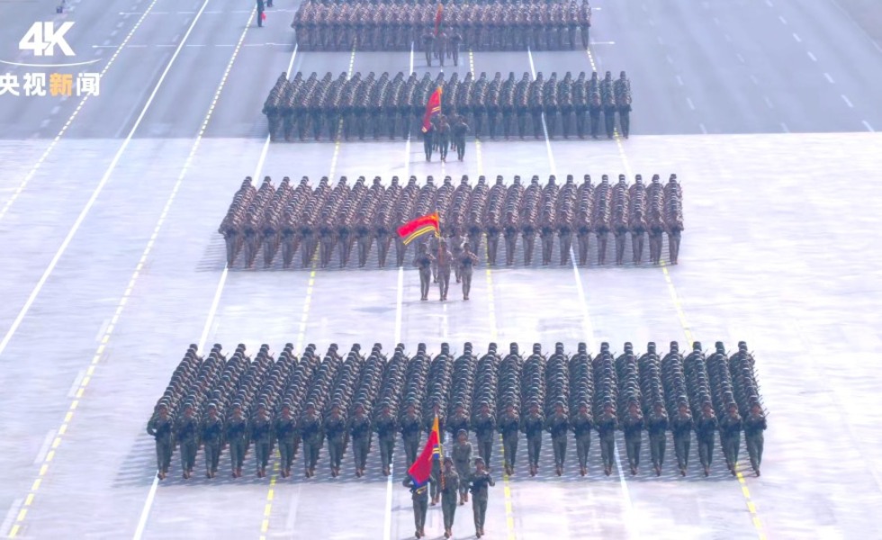 4K看阅兵丨中国排面！新型军兵种和武警部队方队首次擎旗亮相_fororder_40ad990abfd24f85a31e97b8c8fe85ba.2560x1440.960x2147483647