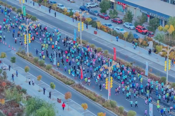 2025敦煌半程马拉松圆满落幕