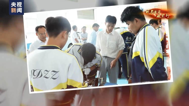 我与国家一起前行丨0.01毫米见真章 他用一杆喷枪征服全世界