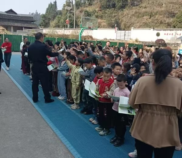 湖南城步森林公安多措并举 筑牢森林防火屏障_fororder_微信图片_20250512093552