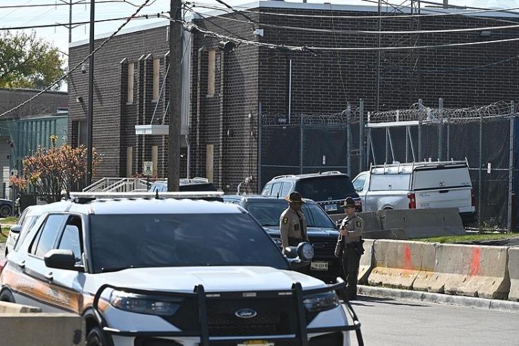 美法官下令释放数百名在移民打击行动中被捕人员