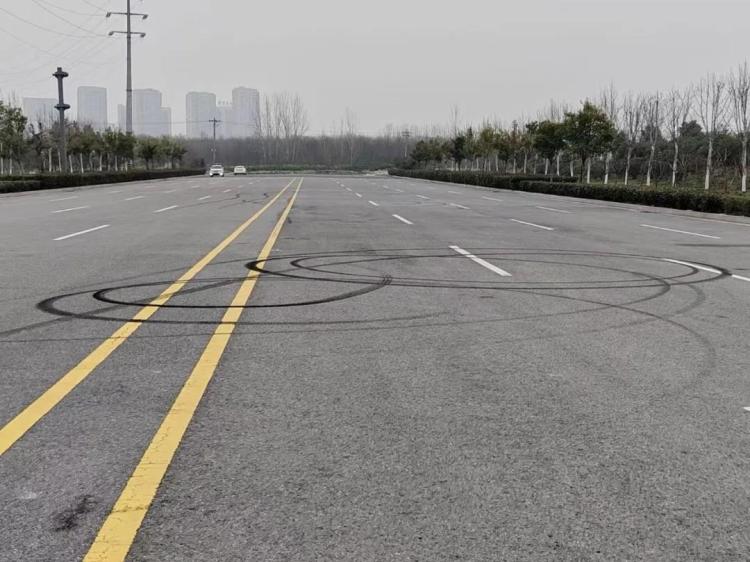 飙车炸街！6名00后被查，其中2人被刑拘