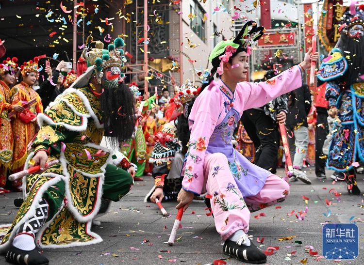 新华全媒＋·文化中国行丨英歌舞起闹新春