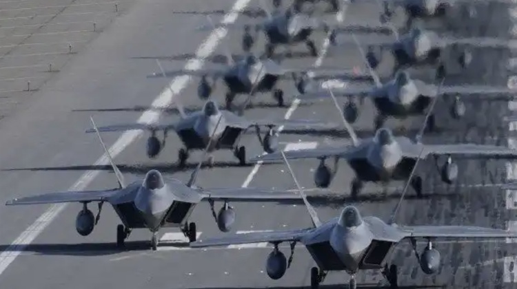F-22飞抵中东 美以或谋划联合空袭