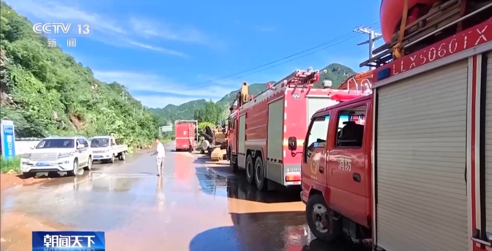 暴雨致河北承德六道河镇受灾严重 记者探访失联村庄