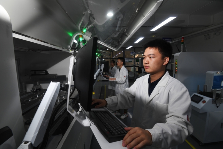 千亿企业领航、雁阵集群跃升、北斗规模赋能——湖南锻造先进制造业新引擎_fororder_3