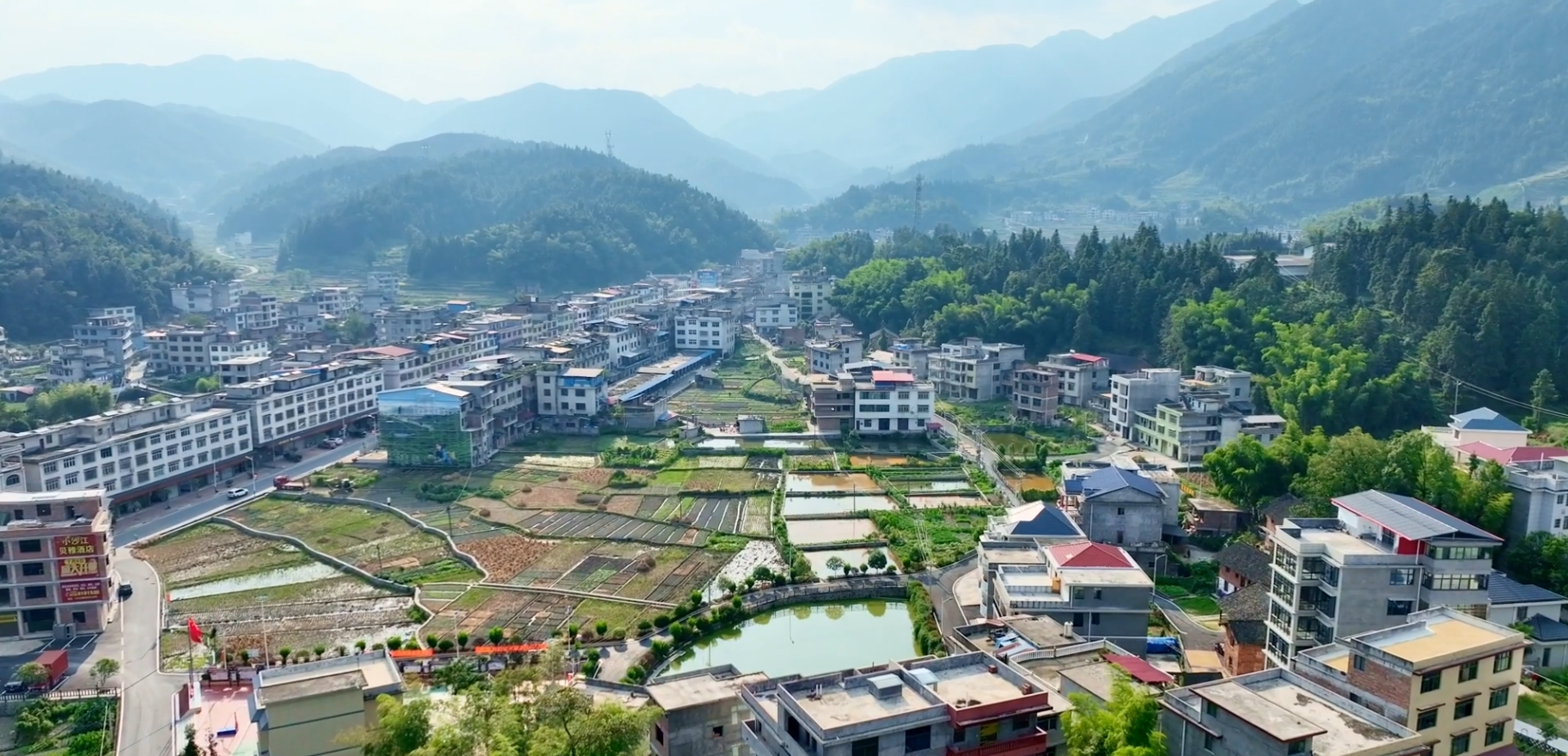 “第七届全国文明村镇”湖南隆回黄金井村：文明新风生“黄金” 振兴路上展新姿_fororder_图片5