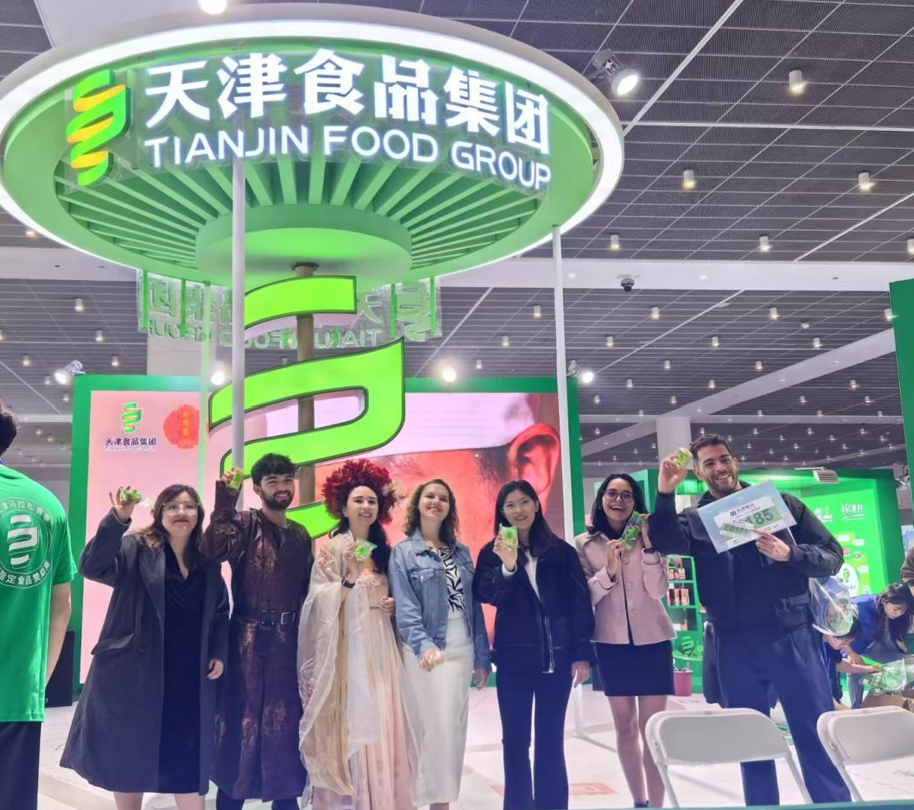 i运动 爱天津｜打卡天马博览会 国际青年品味天津特色美食文化