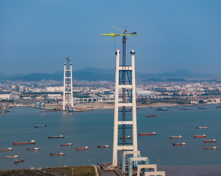 342米！世界最高双层悬索桥主塔亮相珠江口