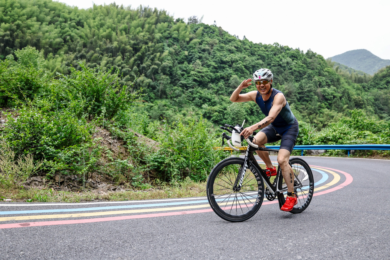 Competition Amidst Scenic Beauty: Fifth Tonglu Shengxianli Triathlon Kicks Off_fororder_微信图片_20250518180609