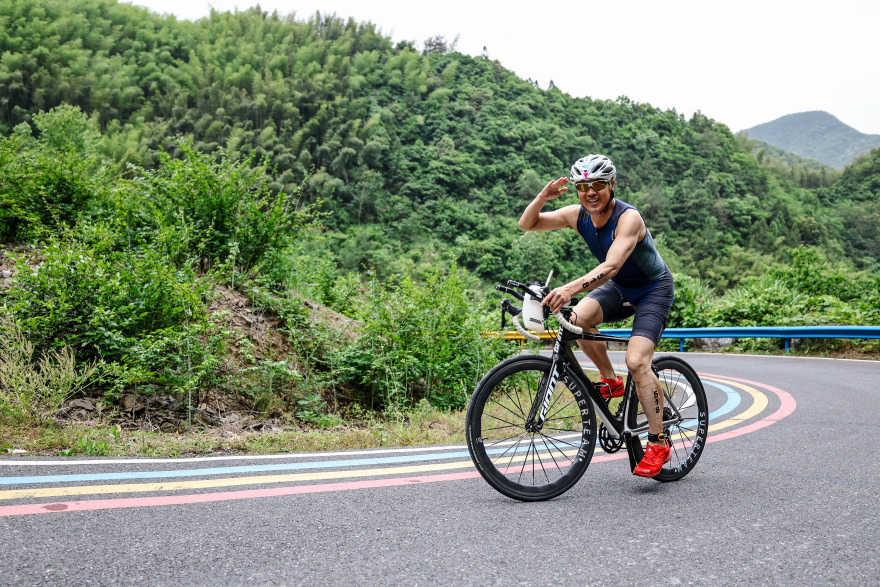 Competition Amidst Scenic Beauty: Fifth Tonglu Shengxianli Triathlon Kicks Off_fororder_微信图片_20250518180609
