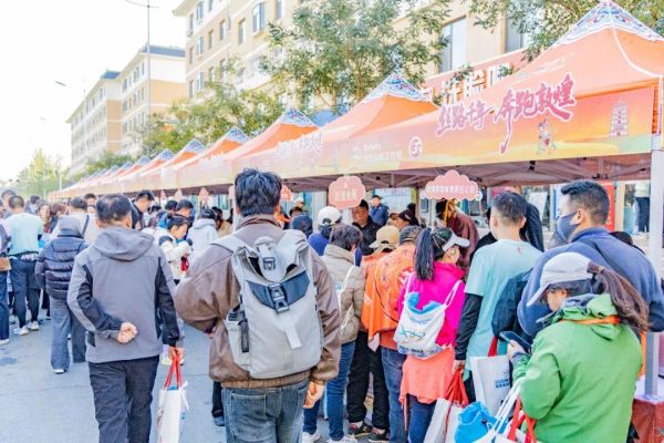 2025敦煌半程马拉松圆满落幕