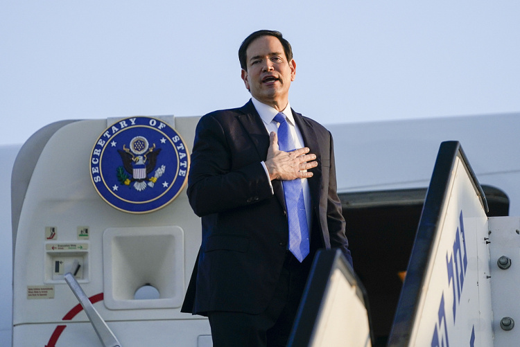 美国务卿称与伊朗谈判已取得进展