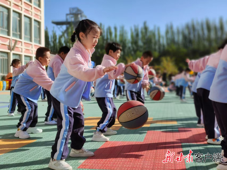 甘快看：【决胜“十四五” 谋篇“十五五” 全省经济社会高质量发展巡礼】锻造新动能 激发新活力——嘉峪关市描绘新时代西部工业文旅名城新画卷_fororder_1762131413172007057