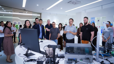 Shenzhen Longhua Company Showcases AI Applications and Global Expansion Progress