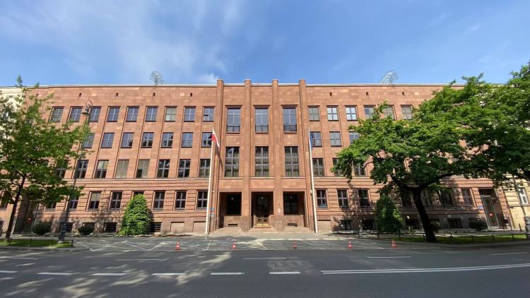 波兰召见白俄罗斯外交官 抗议气球进入领空事件