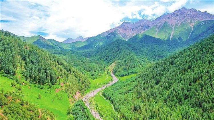 张掖：让绿水青山真正成为金山银山