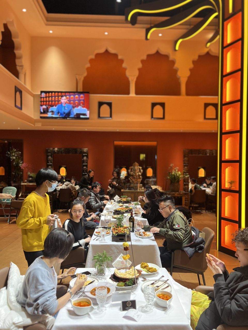 资讯有故事｜印度人德福在中国：从服务员到餐饮企业家