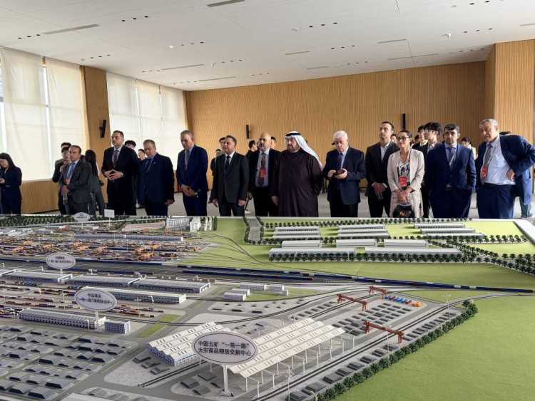 2026“世界市长对话・西安”启幕 多国嘉宾共探丝路城市发展新路径