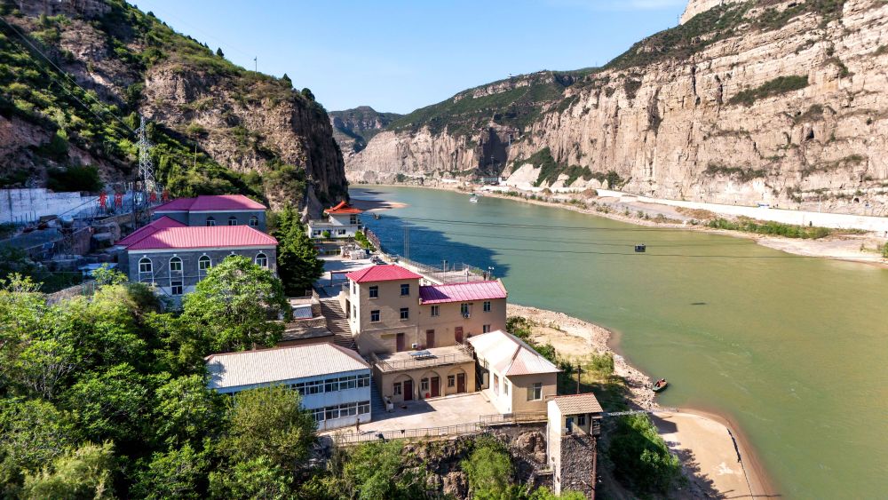 这些“95后”在悬崖上守护黄河安澜