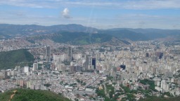 委内瑞拉首都总统府附近出现密集枪声_fororder_00c82fa0fe6b4d41aa662e446d467de1